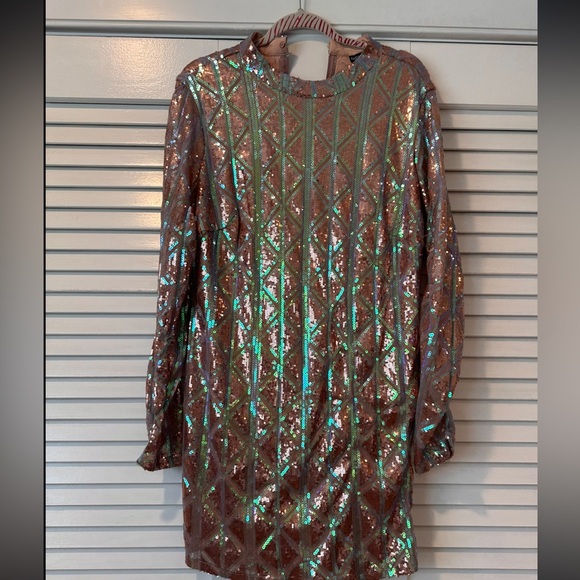 Fashion Nova Sequin surprise - Picture 2 of 7